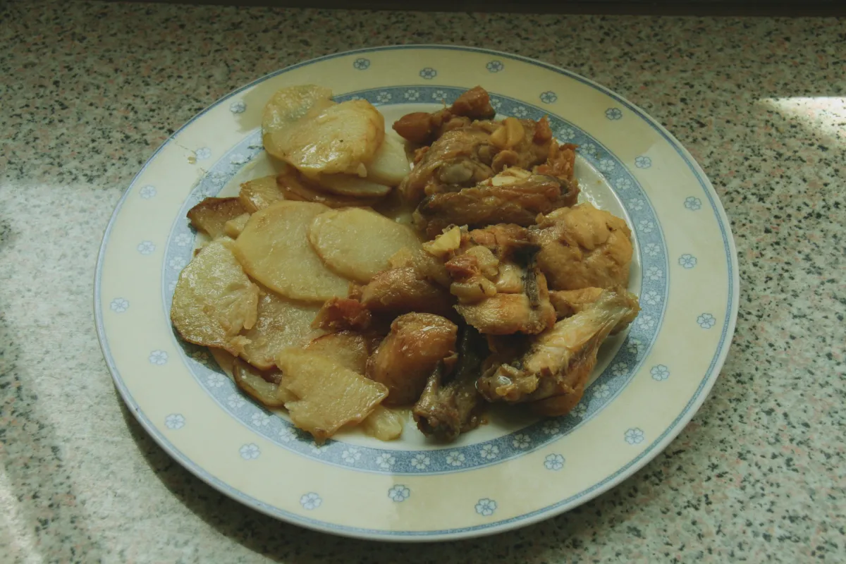 Pollo al ajillo